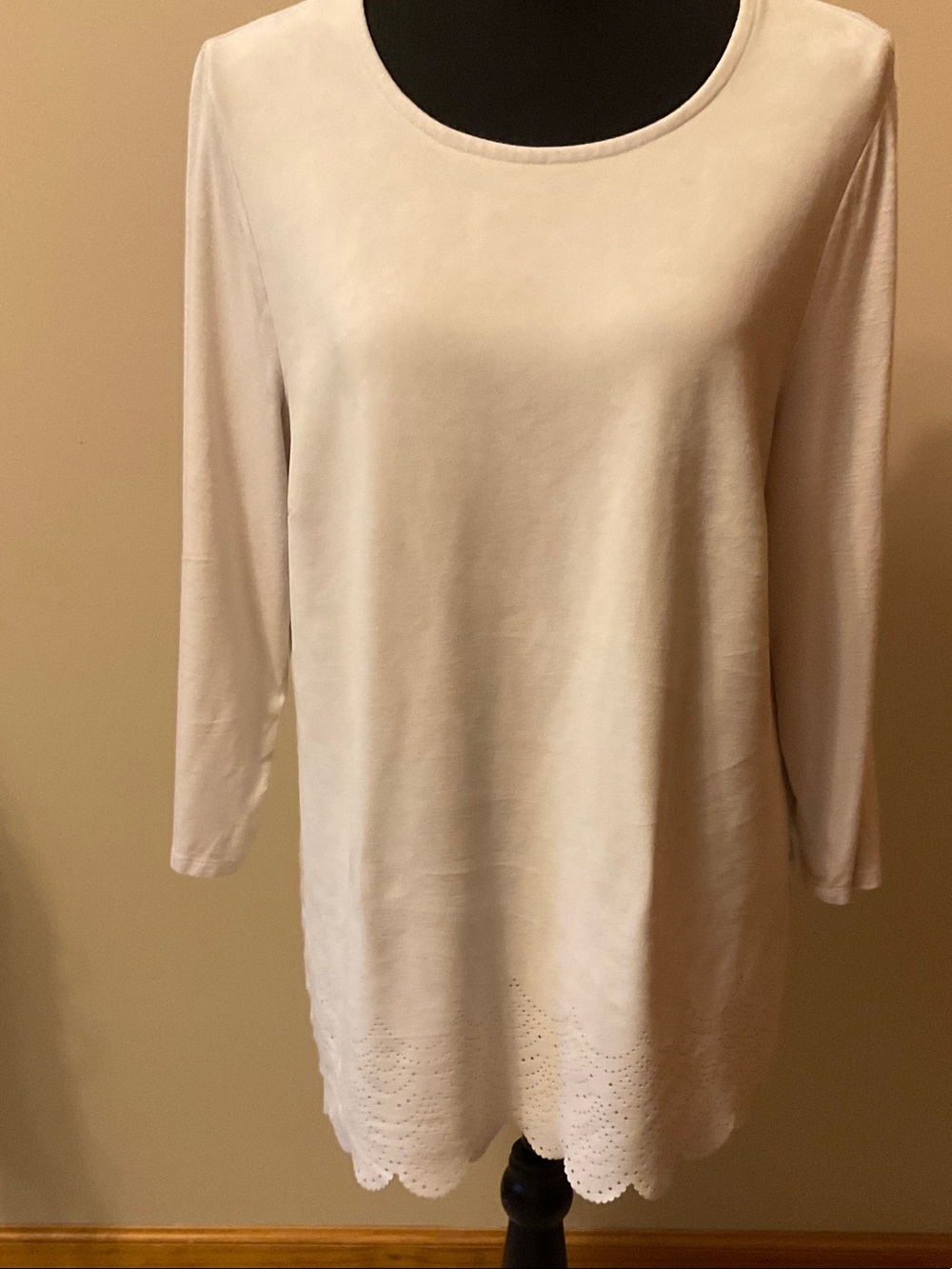 Chico's White Scalloped Eyelet Hem Long Sleeve Tunic
